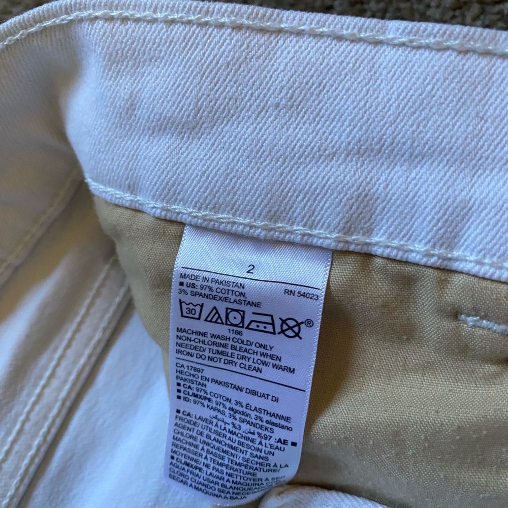Old Navy Shorts - Picture 3 of 4